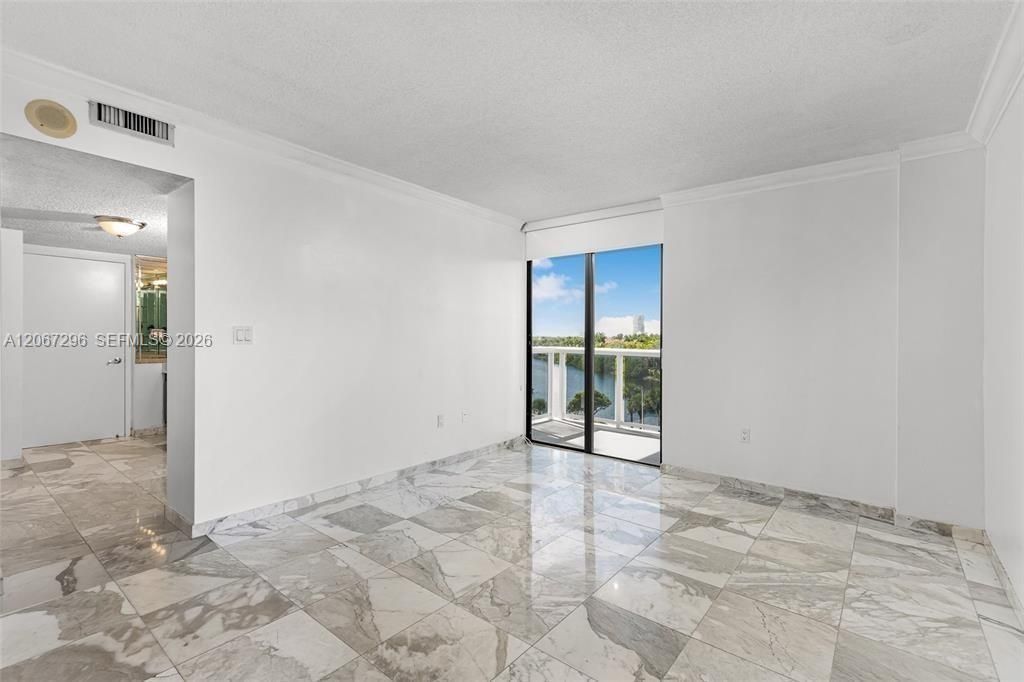 20505 E Country Club Dr, Unit 533, Aventura, FL 33180 Photo