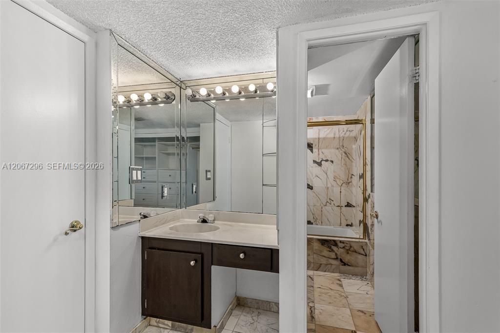 20505 E Country Club Dr, Unit 533, Aventura, FL 33180 Photo