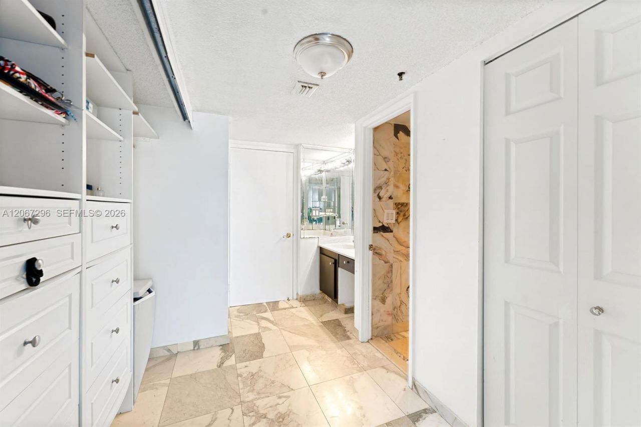 20505 E Country Club Dr, Unit 533, Aventura, FL 33180 Photo