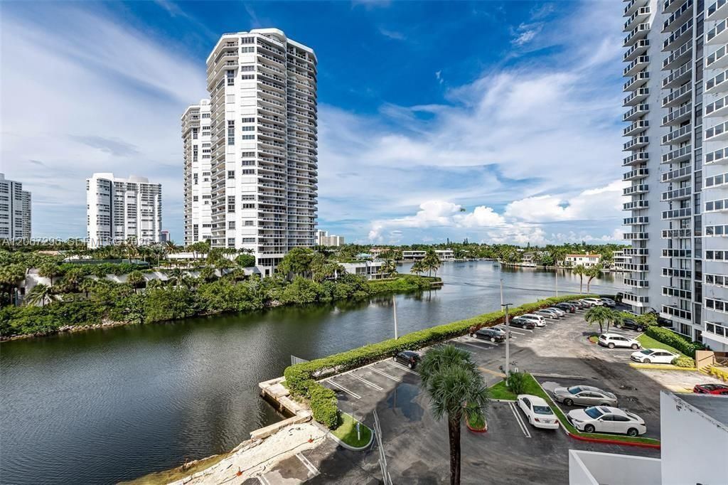 20505 E Country Club Dr, Unit 533, Aventura, FL 33180 Photo