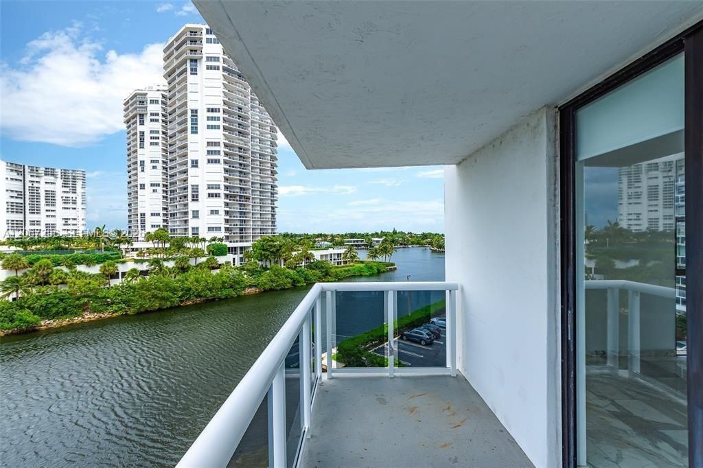 20505 E Country Club Dr, Unit 533, Aventura, FL 33180 Photo