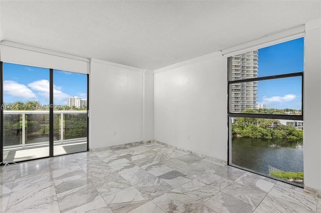 20505 E Country Club Dr, Unit 533, Aventura, FL 33180 Photo