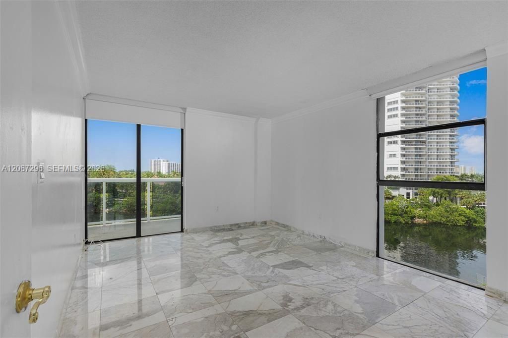 20505 E Country Club Dr, Unit 533, Aventura, FL 33180 Photo