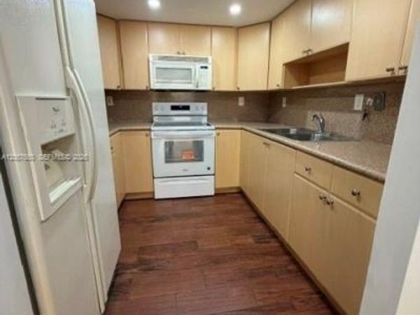 8820 SW 123rd Ct , Unit L103, Miami, FL 33186