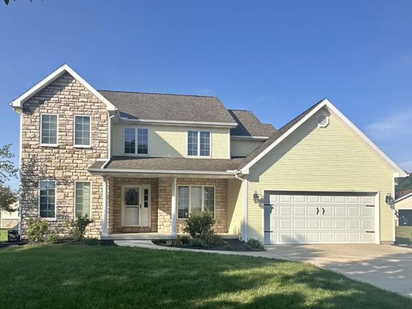 1614 Springfield Avenue, Wapakoneta, OH 45895