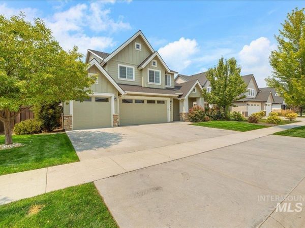 5893 N Vicenza Ave, Meridian, ID 83646