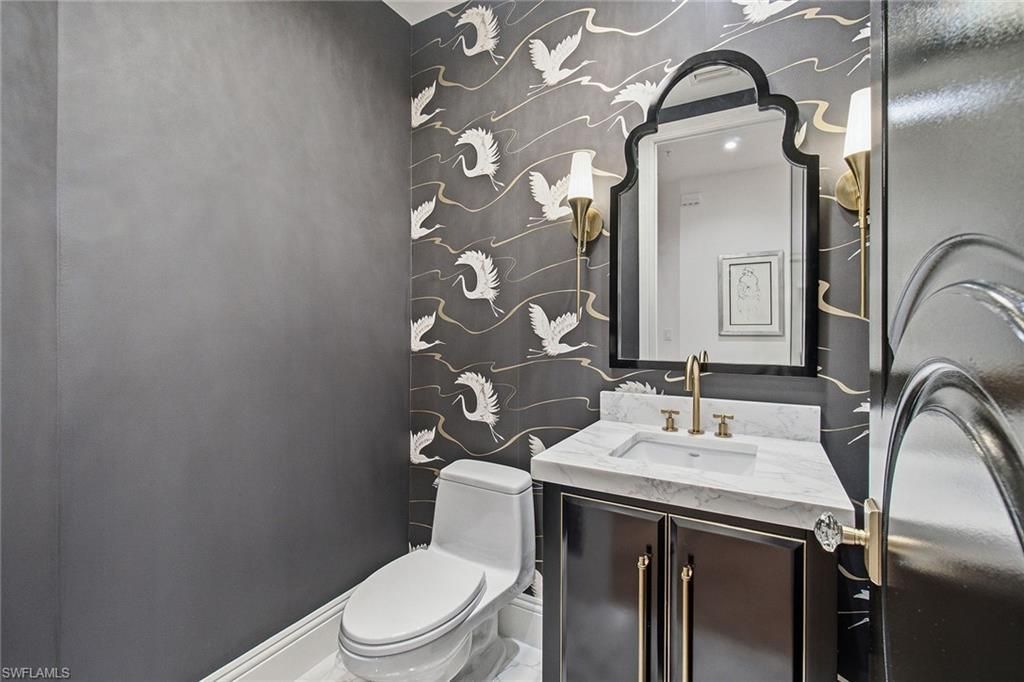 705 10th St S, Unit 202, Naples, FL 34102 Photo