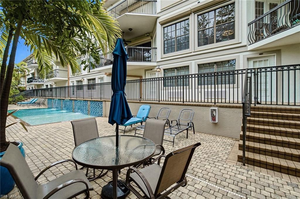 705 10th St S, Unit 202, Naples, FL 34102 Photo