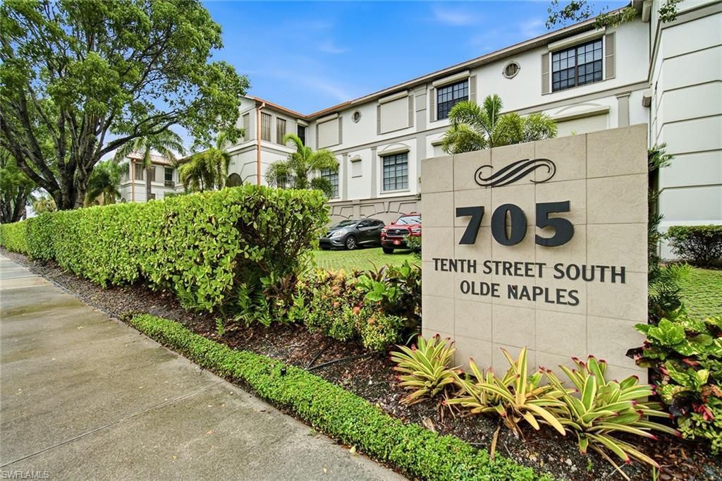 705 10th St S, Unit 202, Naples, FL 34102 Photo