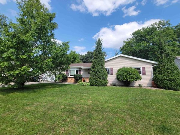 1004 HONEY CREEK ROAD, Oshkosh, WI 54904