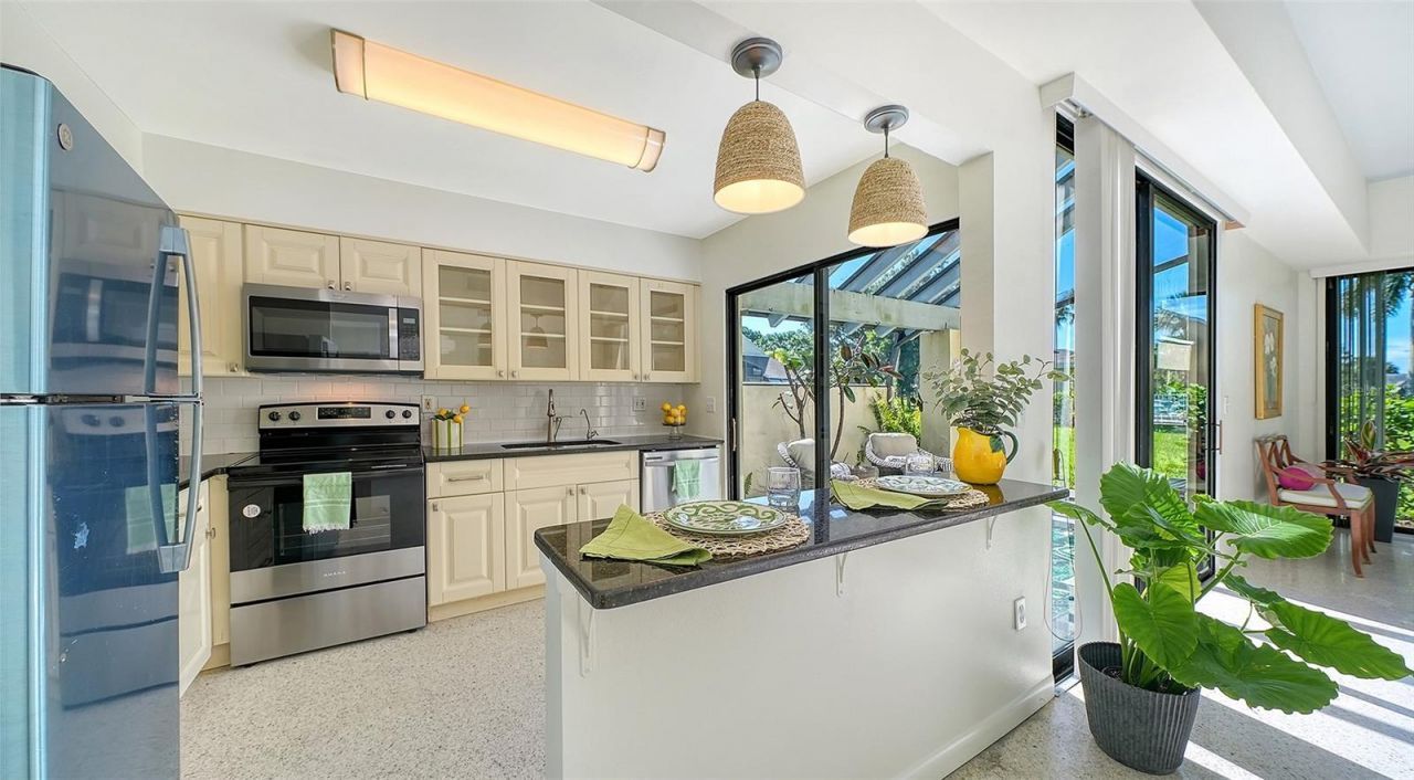 2761 Horseshoe Court, Unit Q4, Sarasota, FL 34235 Photo