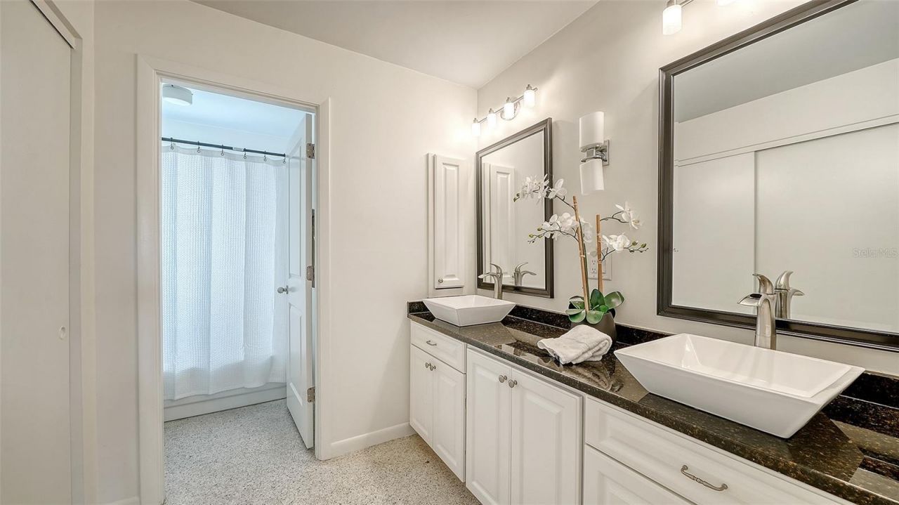2761 Horseshoe Court, Unit Q4, Sarasota, FL 34235 Photo