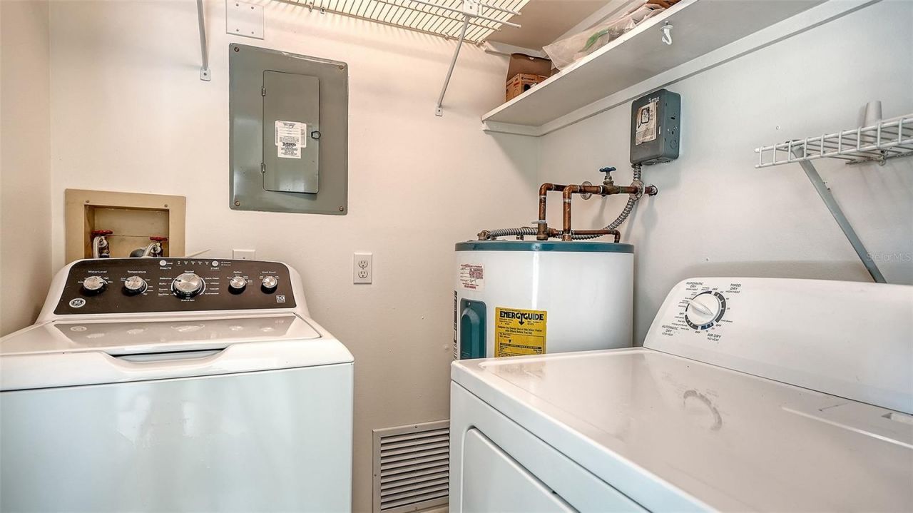 2761 Horseshoe Court, Unit Q4, Sarasota, FL 34235 Photo