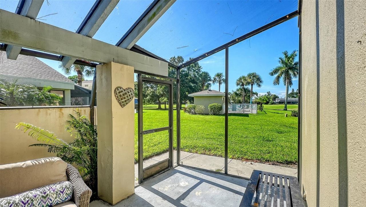 2761 Horseshoe Court, Unit Q4, Sarasota, FL 34235 Photo