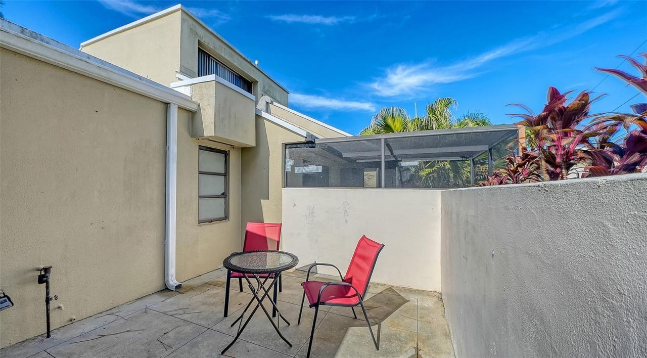 2761 Horseshoe Court, Unit Q4, Sarasota, FL 34235 Photo