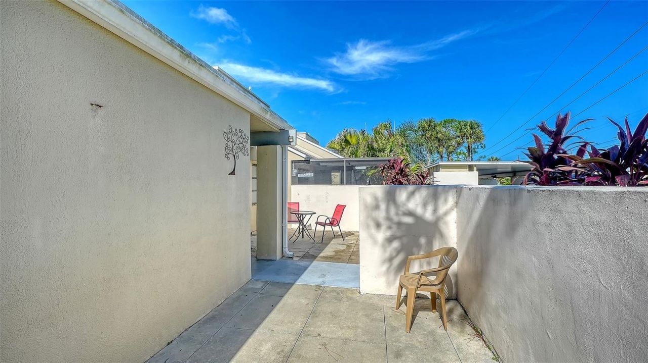 2761 Horseshoe Court, Unit Q4, Sarasota, FL 34235 Photo
