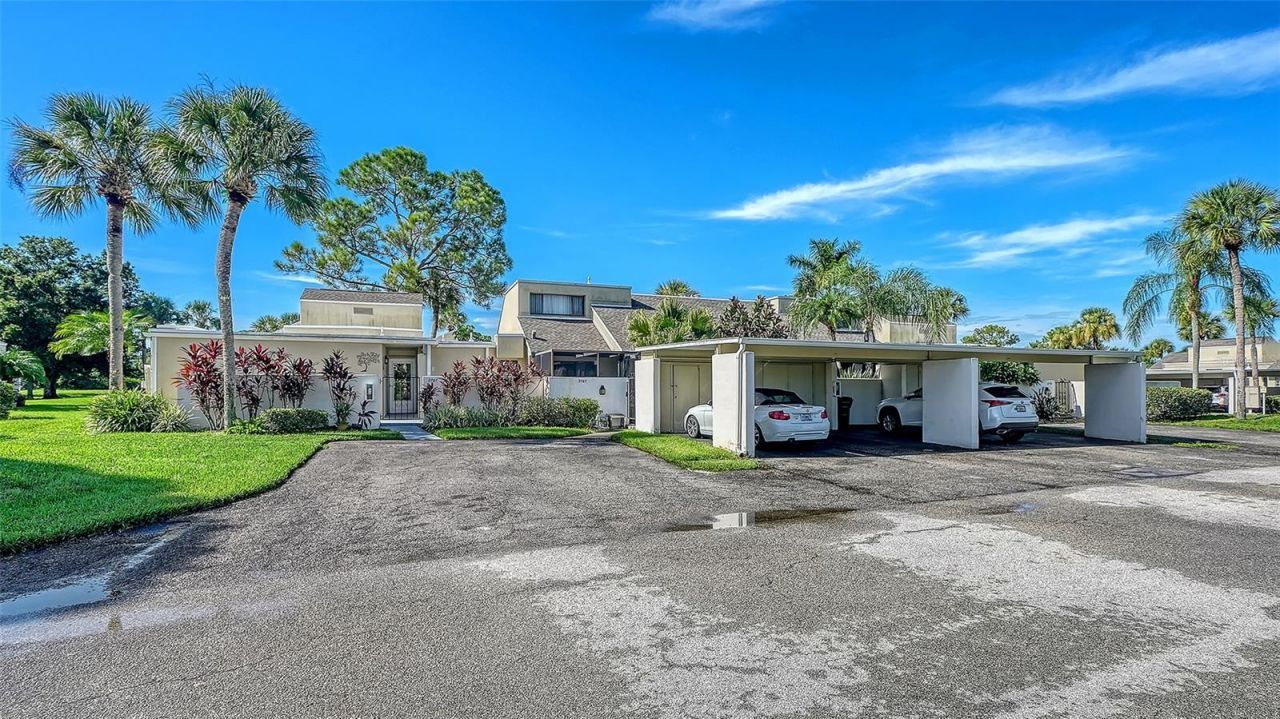 2761 Horseshoe Court, Unit Q4, Sarasota, FL 34235 Photo