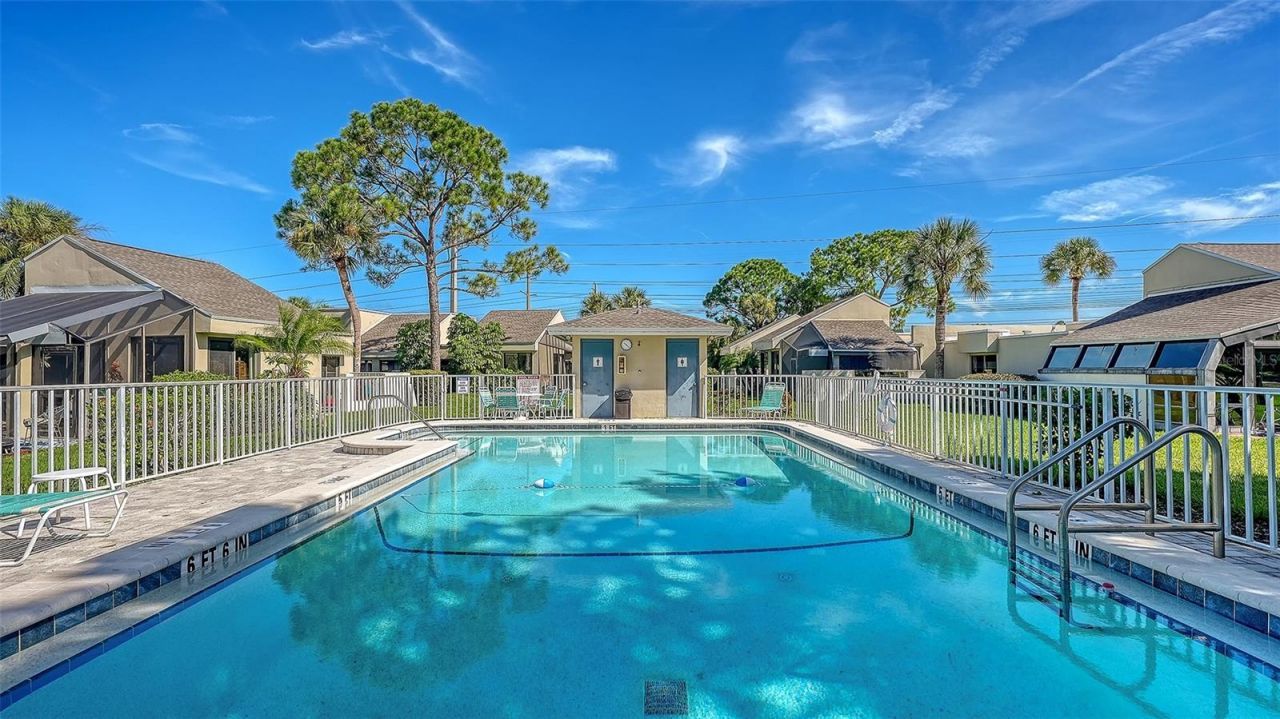 2761 Horseshoe Court, Unit Q4, Sarasota, FL 34235 Photo