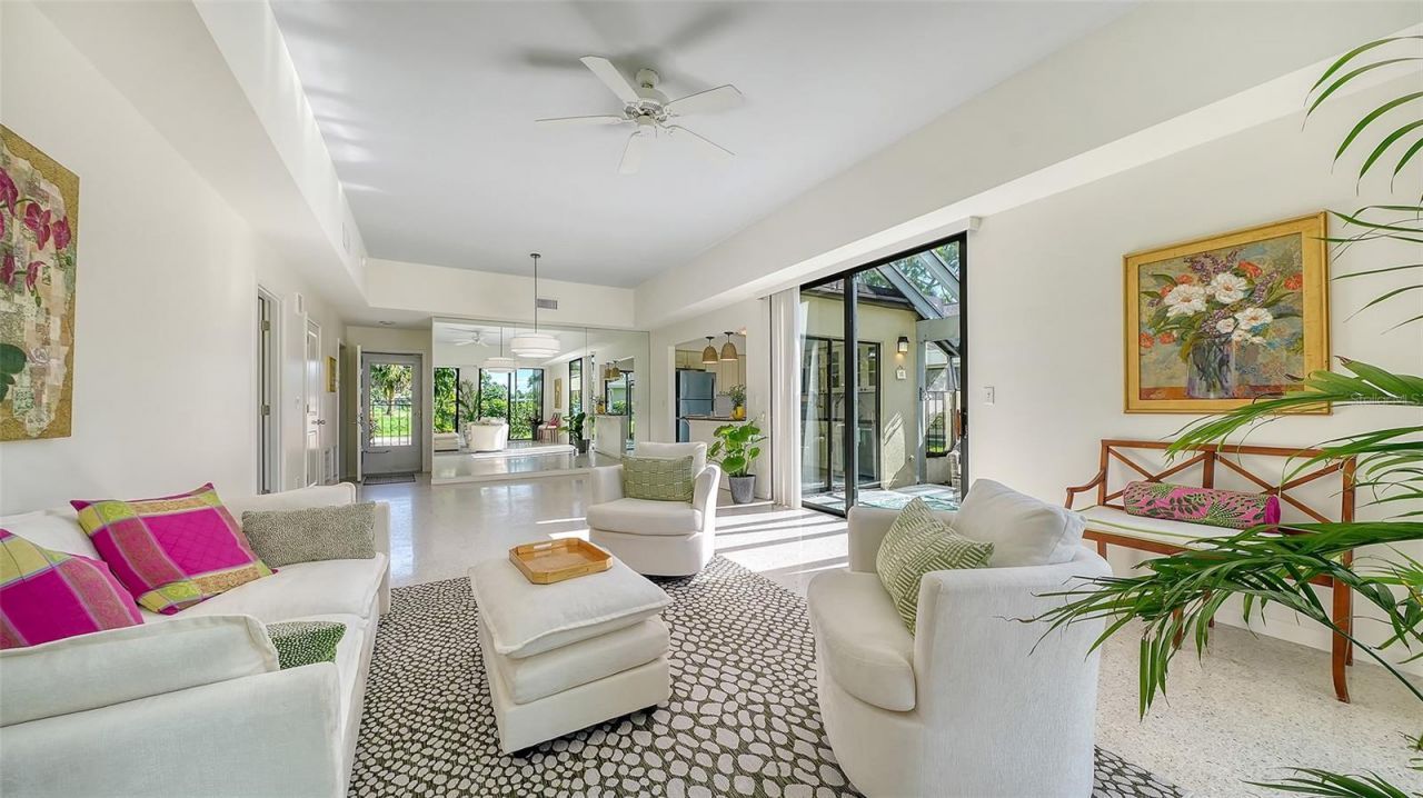 2761 Horseshoe Court, Unit Q4, Sarasota, FL 34235 Photo