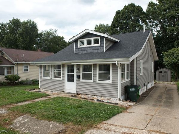 293 E Cassell Avenue , Barberton, OH 44203