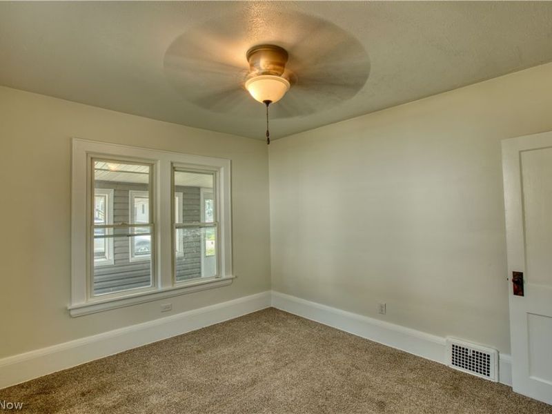 293 E Cassell Avenue , Barberton, OH 44203 Photo 12
