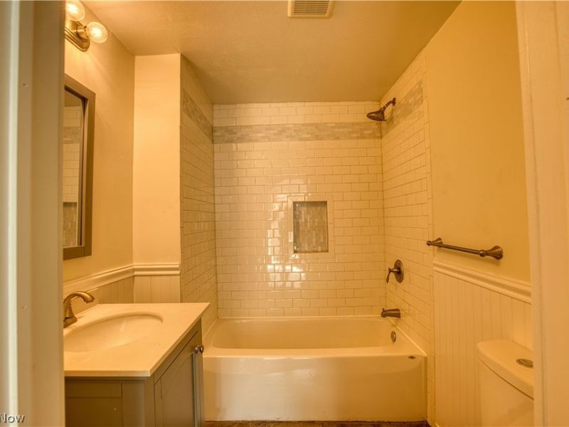 293 E Cassell Avenue , Barberton, OH 44203 Photo 13