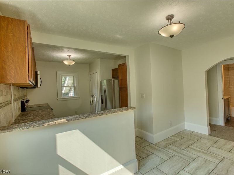 293 E Cassell Avenue , Barberton, OH 44203 Photo 6
