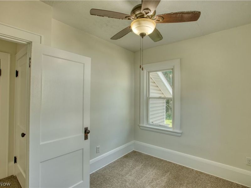 293 E Cassell Avenue , Barberton, OH 44203 Photo 8