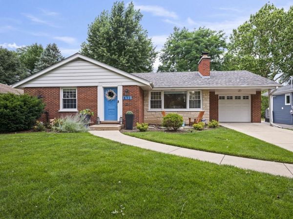 632 N Hickory Avenue, Arlington Heights, IL 60004
