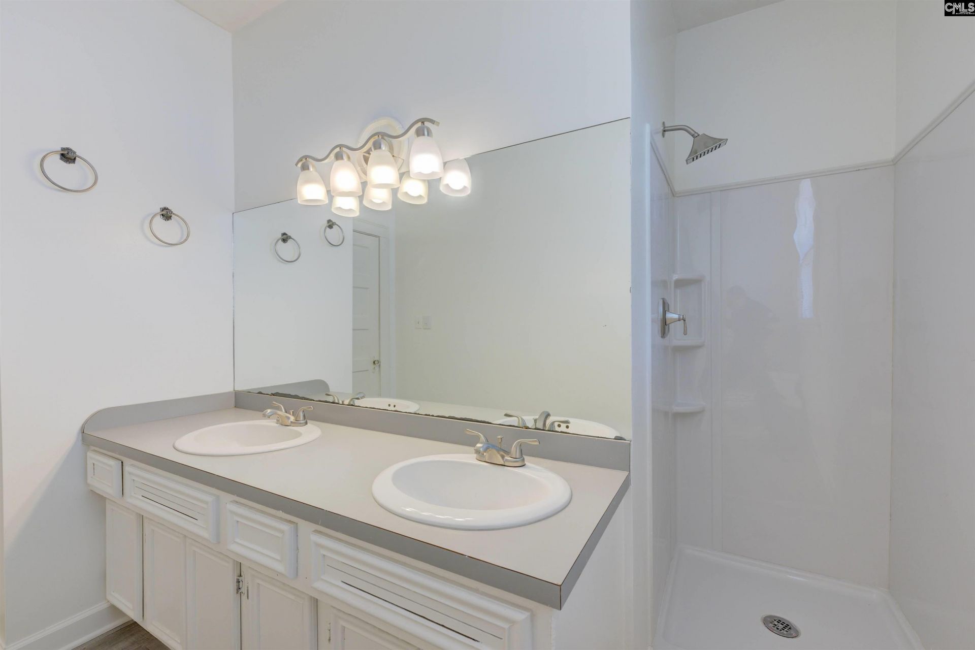 1002 Benton Street Photo 11