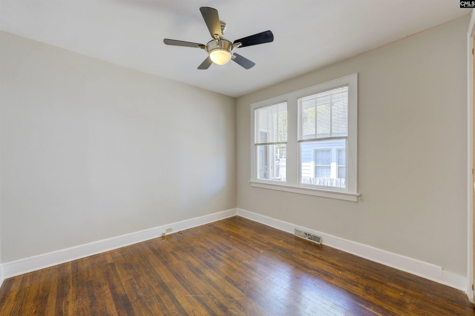 1002 Benton Street Photo 12