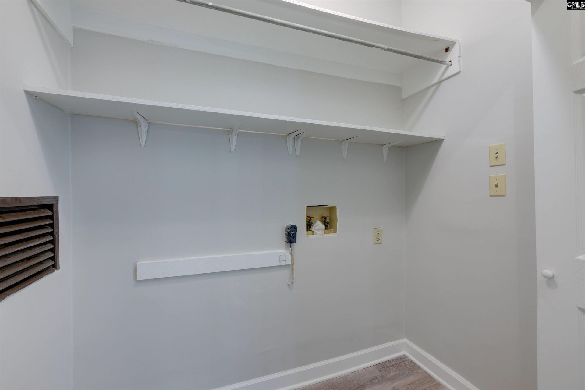 1002 Benton Street Photo 16