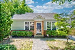 1002 Benton Street photo 4