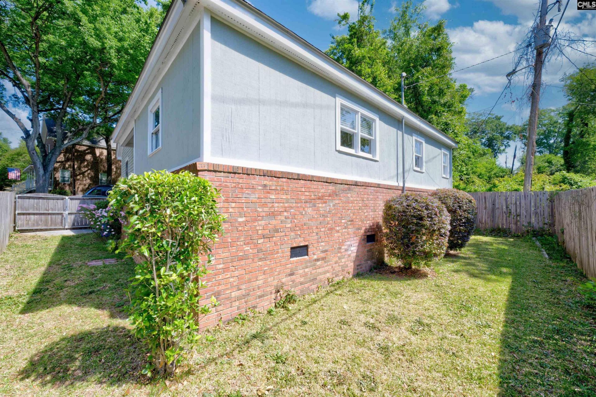 1002 Benton Street Photo 33