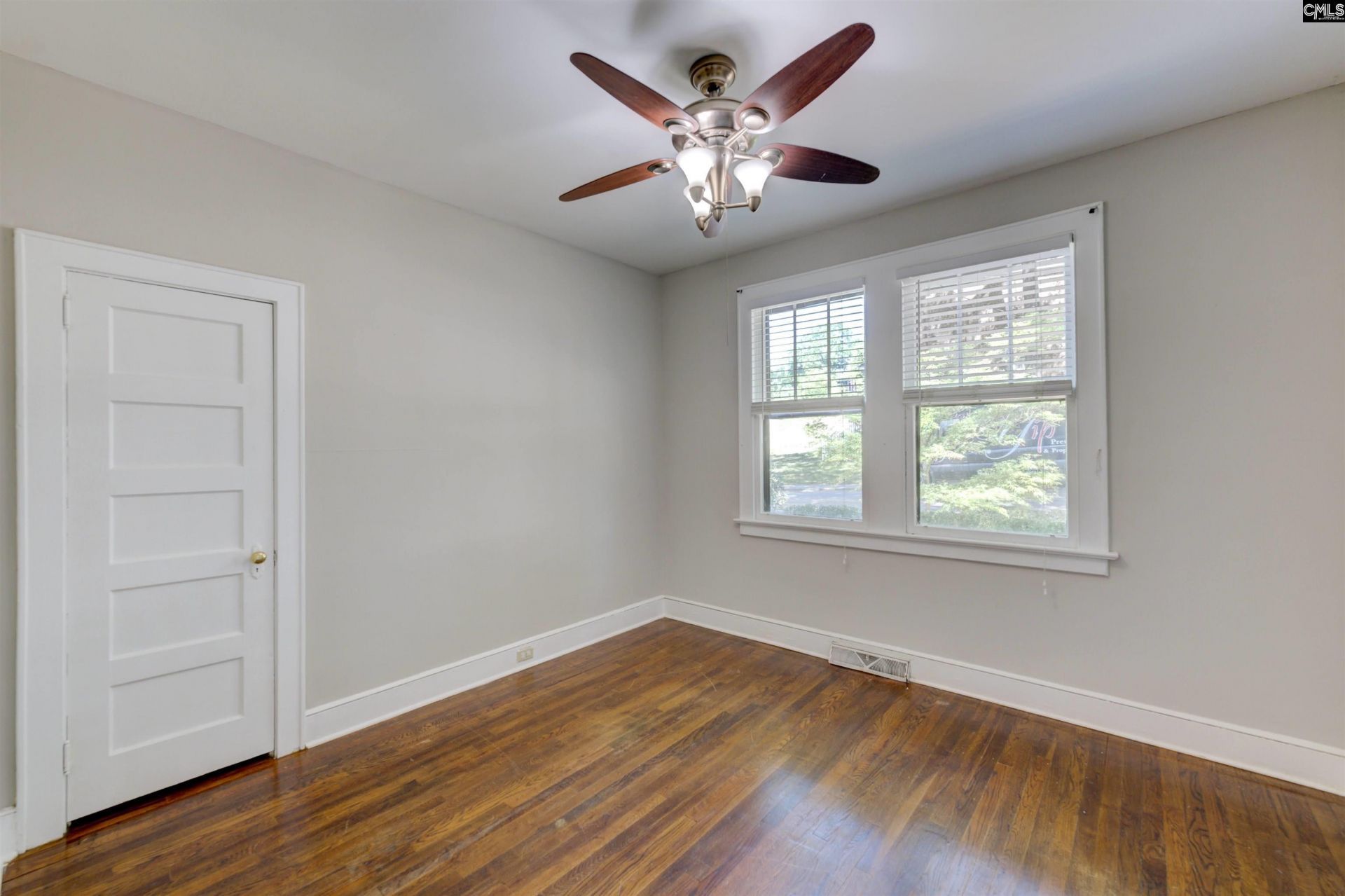 1002 Benton Street Photo 8