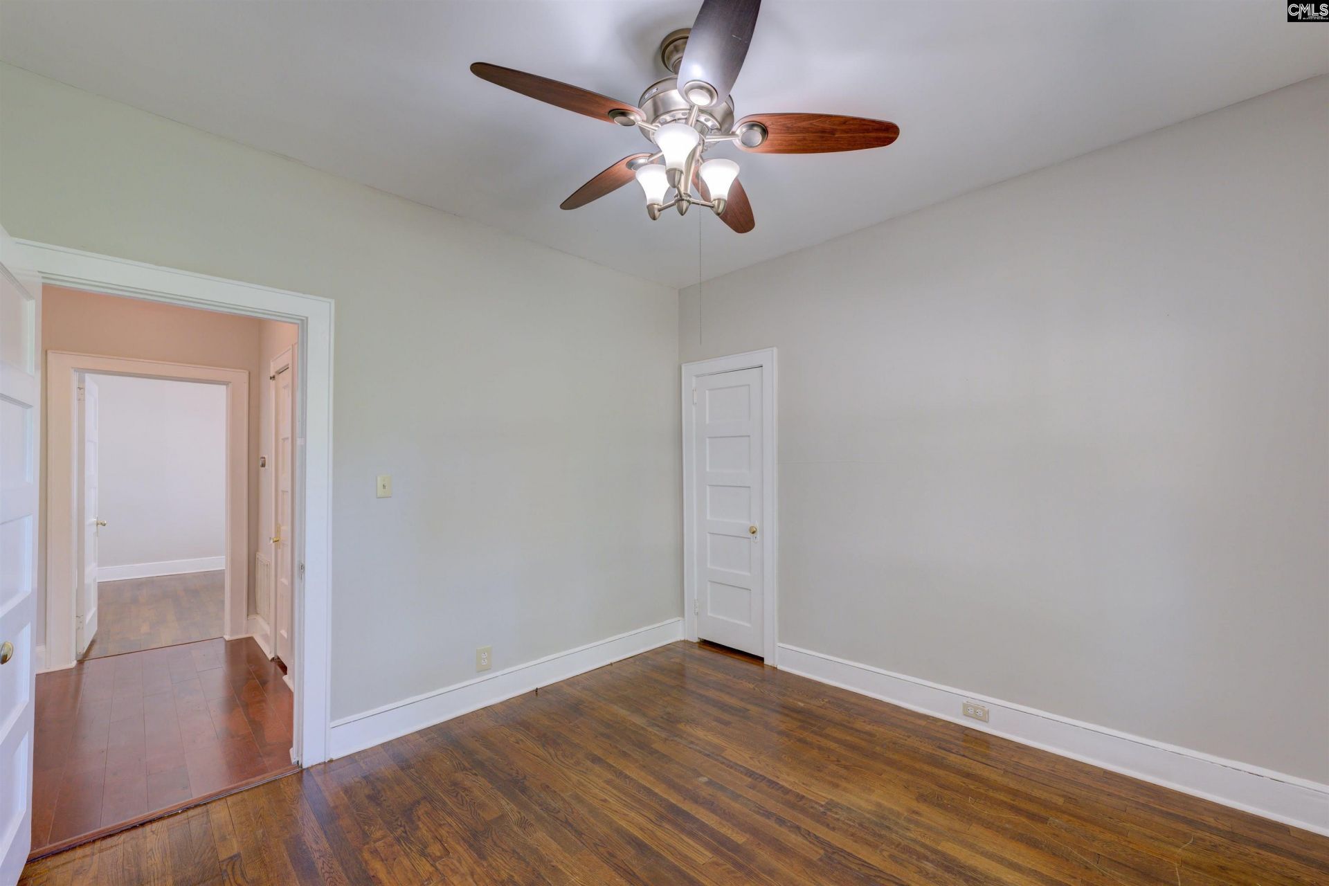 1002 Benton Street Photo 9