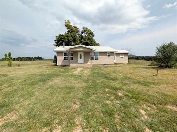 579 MC 2033 , Yellville, AR 72687
