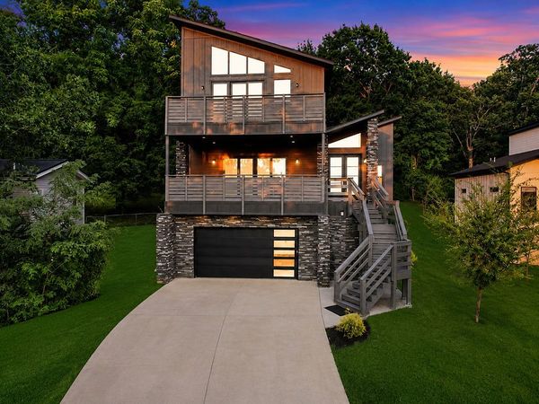 1038 N Lakeside Drive , Fayetteville, AR 72701