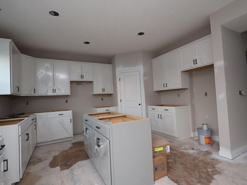 7931 Collins Drive, Reynoldsburg, OH 43068 Photo 3