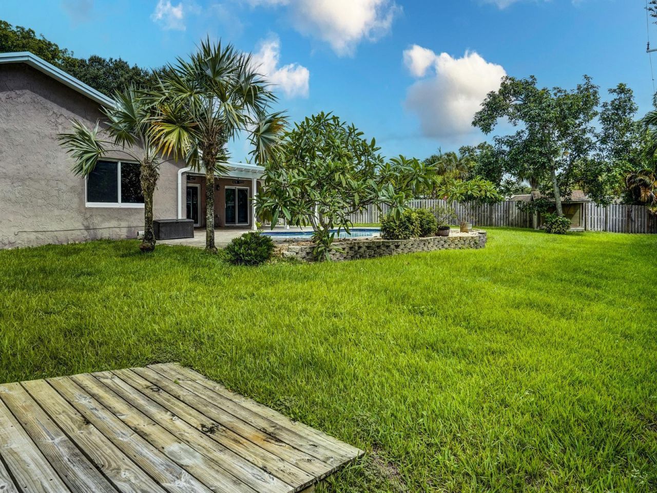 5700 SW 115th Avenue, Cooper City, FL 33330 Photo