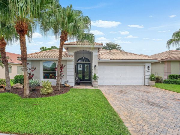 5641 FOUNTAINS Drive S, Unit 5641, Lake Worth, FL 33467