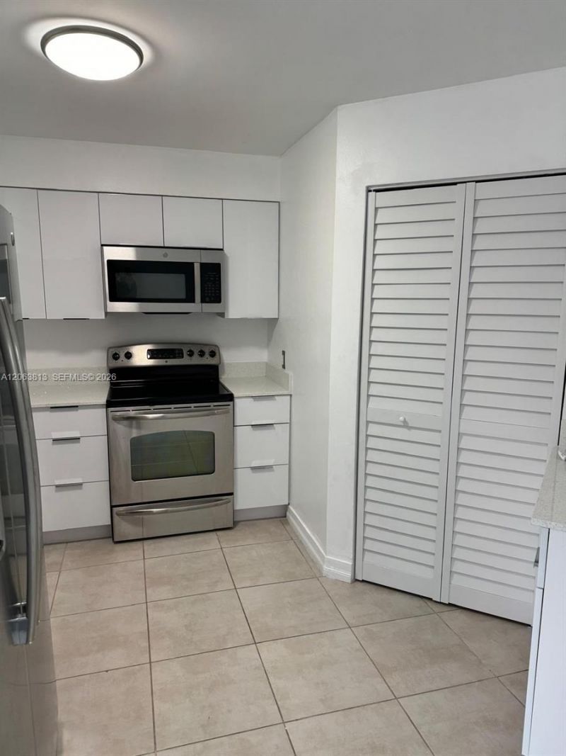 6135 NW 186th St , Unit 312, Hialeah, FL 33015 Photo