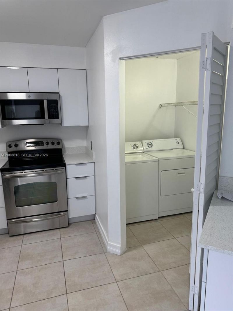 6135 NW 186th St , Unit 312, Hialeah, FL 33015 Photo