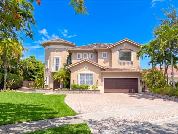 11365 NW 68th St , Doral, FL 33178