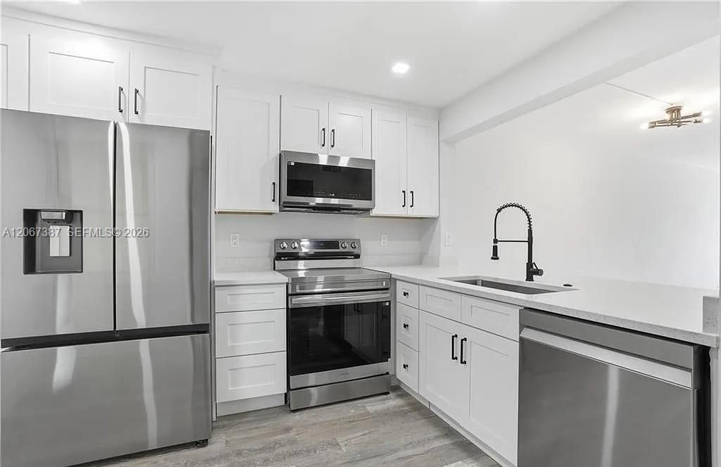 1085 Forest Lakes Dr , Unit 8102, Naples, FL 34105 Photo