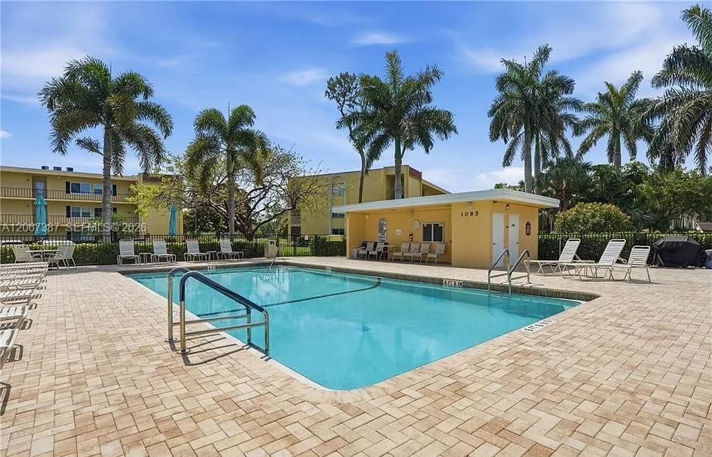 1085 Forest Lakes Dr , Unit 8102, Naples, FL 34105 Photo