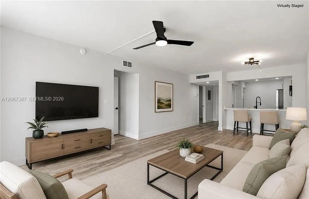 1085 Forest Lakes Dr , Unit 8102, Naples, FL 34105 Photo