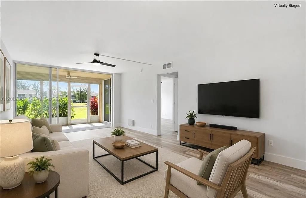 1085 Forest Lakes Dr , Unit 8102, Naples, FL 34105 Photo
