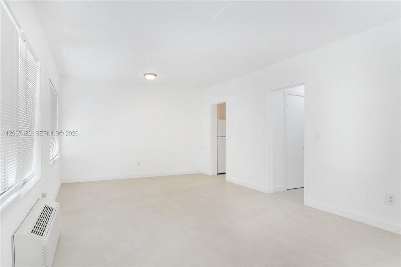 974 Biarritz Dr, Unit 11, Miami Beach, FL 33141 Photo