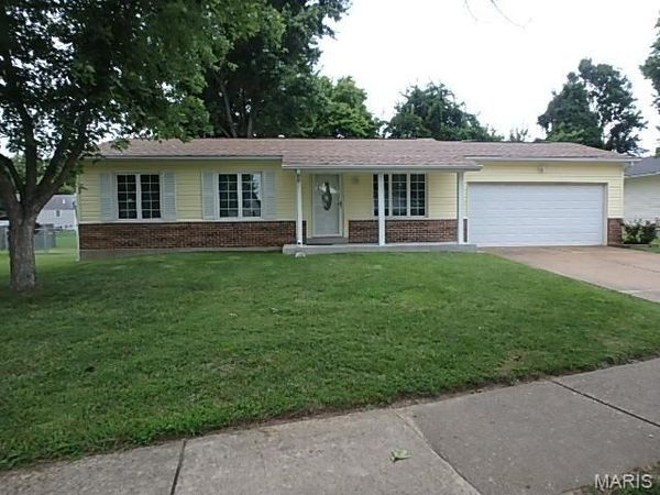 15527 97th Avenue, Florissant, MO 63034